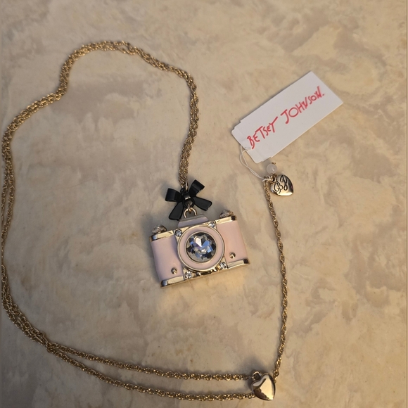 Betsey Johnson Pink Camera Pendant Necklace with Black Bow NWT! Rare! - Picture 12 of 16